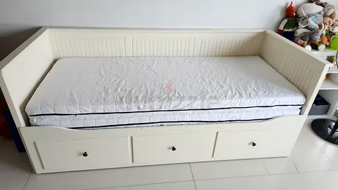 Extendable Day Bed with Mattresses
