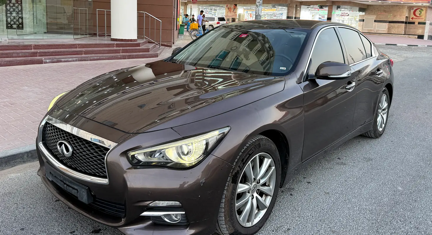 Infiniti Q50 2016 — photo 1 of 11