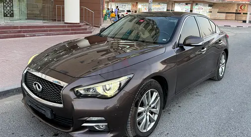 2016 4 cylinderTurbo Infiniti Q50. Edition GCC Specs Android WiFi.Rev cam. Keyless push start Touch