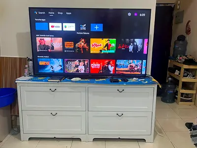 65-inch 4K UHD flat smart TV Samsung