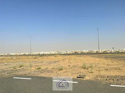 ارض سكنية بمدينة تلال بلوك  D قريبة من المسجد