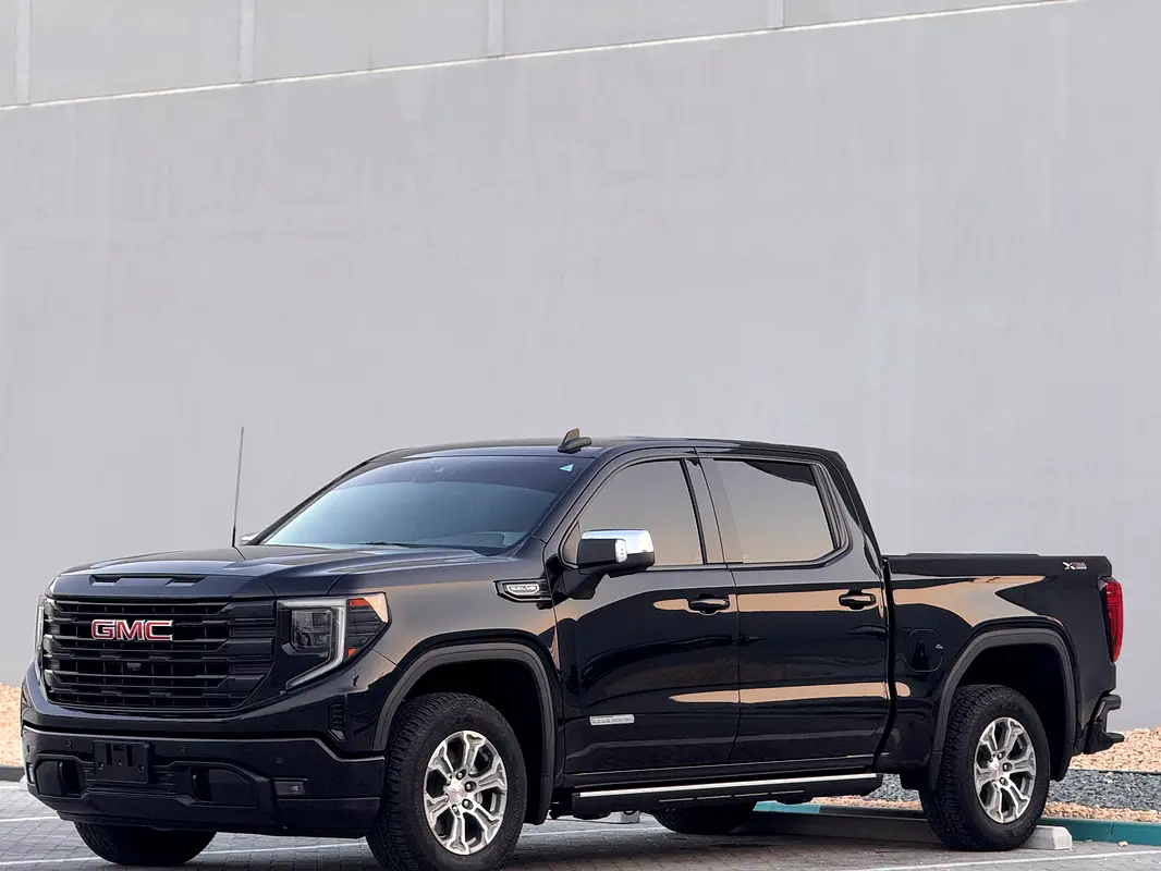 GMC Sierra 2024 — photo 1 of 19