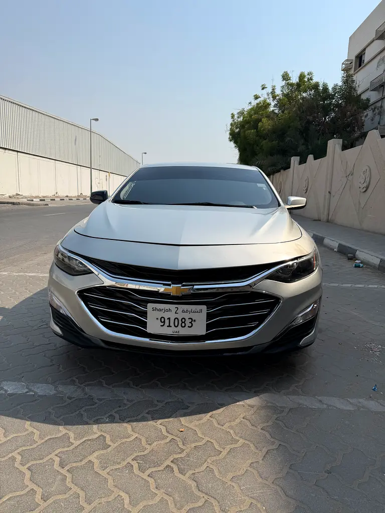 Chevrolet Malibu 2022 — photo 1 of 8