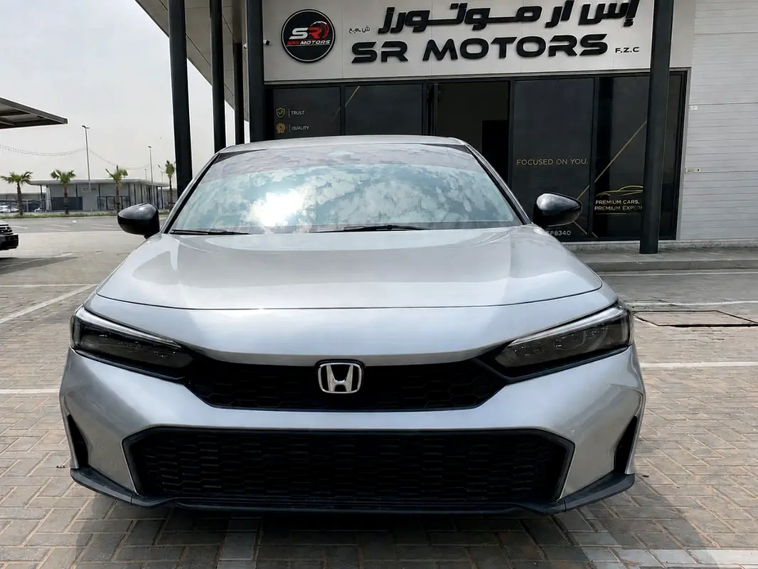 Honda Civic 2025 — photo 1 of 9