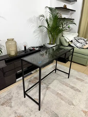 Black metal and glass coffee table - modern, good condition