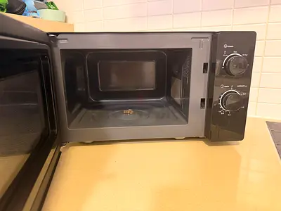 Microwave Black +Decker