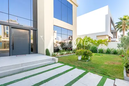 Custom Villa | 5 Bed | Large Plot | Jumeirah Park