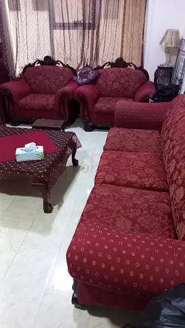 Classic carved wooden 3-piece red sofa set — good condition