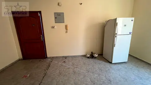عرض مميز في الجبيل شقة غرفة وصالة بإطلالة مفتوحة وتكييف مركزي بسعر 26,000 فقط موقع استراتيجي قريب من الكورنيش وجميع الخدمات – جاهزة للسكن فورًا