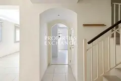4E | SPACIOUS | WELL MAINTAINED | CLOSED UPGRADED KITCHEN