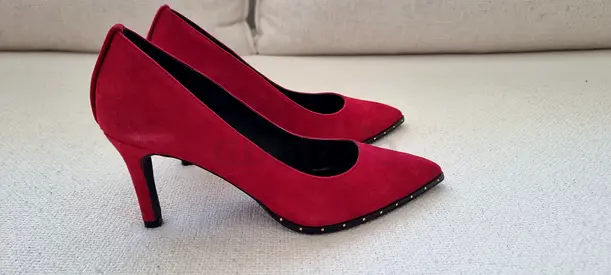 Tramarea Red Suede Pointed Toe High Heels - EU 36