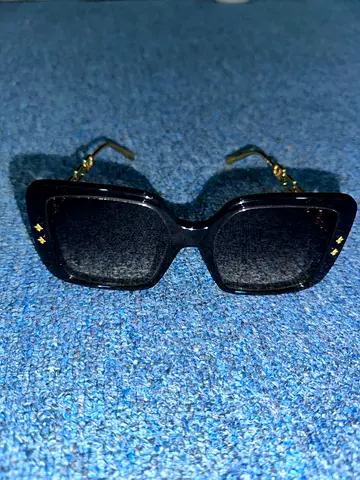 Louis Vuitton LV Gold Chain Rectangle Sunglasses – Black  Gold