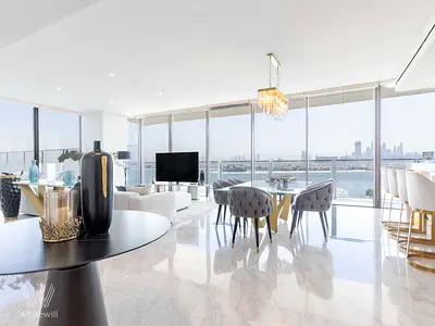 Designer Sky Court with Private Pool | Palm View