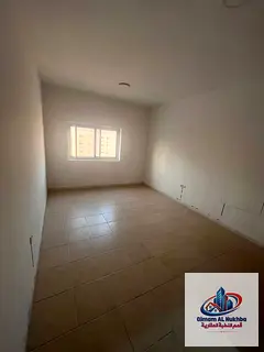 Beautiful studio in Al Majarah directly on the Corniche. Built-in wardrobes, free parking, flexible