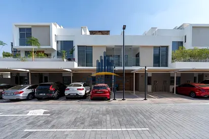 End Unit | Vacant | Best Deal in Pulse | 1,748 sqft | Motivated Seller