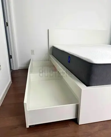 Ikea malm King size bed with matters 2 storage