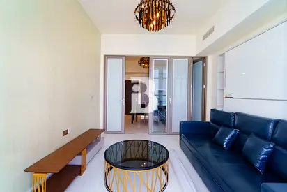 MIDDLE FLOOR UNIT | SPACIOUS LAYOUT | CONVERTIBLE