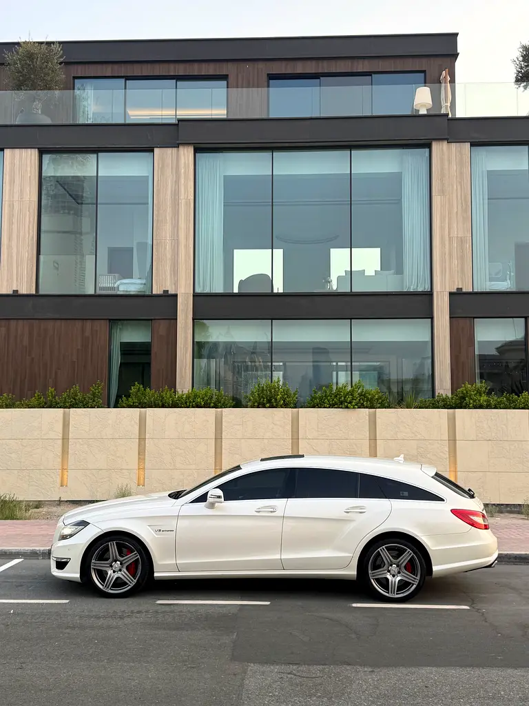 Mercedes-Benz CLS-Class 2012 — photo 1 of 10