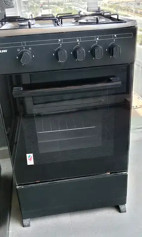 Used Black Freestanding Electric Oven / Cooker - Good Working Condition