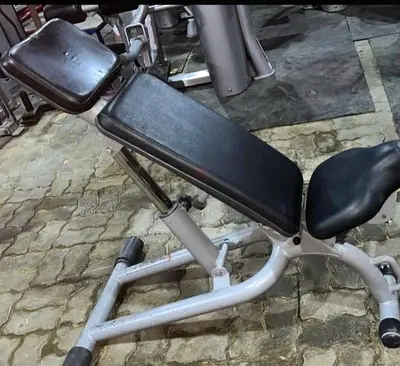 Adjustable Incline Workout Bench with Preacher Pad — Good Condition