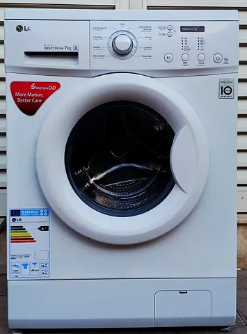 LG 7kg washing machine with direct drive motor, condition is perfectly working,