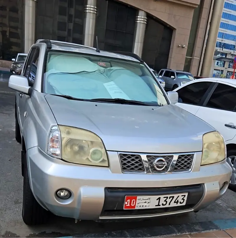 Nissan X-Trail 2009 — photo 1 of 3