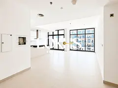 4 CHEQUES | Maids Room | Pool View