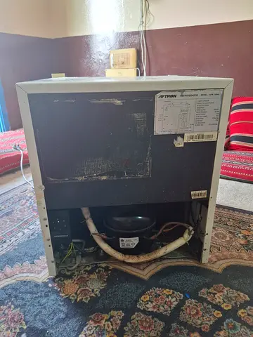 Table Fridge / Small Fridge