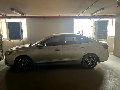 MG 5 Standard 2025 GCC Specs