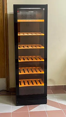 Vestfrost Latest model Black look wine cooler fridge Almost new