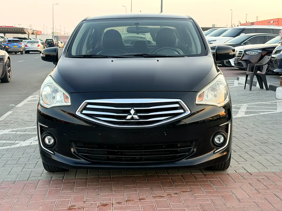 Mitsubishi Attrage 2017 — photo 1 of 13