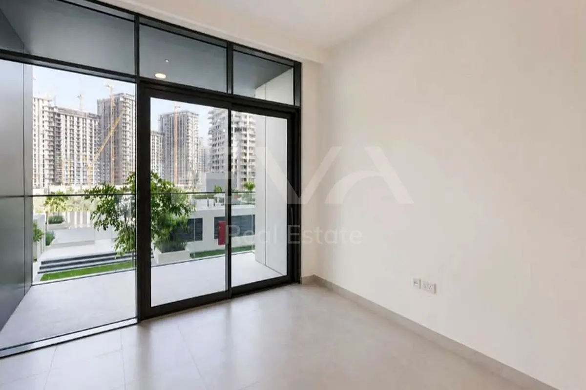 VACANT | CORNER UNIT | PARK & COMMUNITY VIEWS