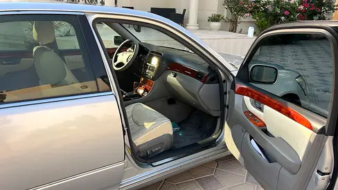 2004 Lexus LS-SERIES 缩略图 3