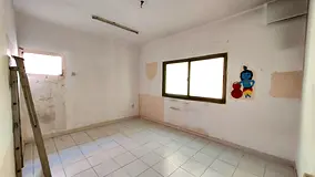 Spacious 1bhk apartment available in nabba near to lulu split ac central gas family building with fr