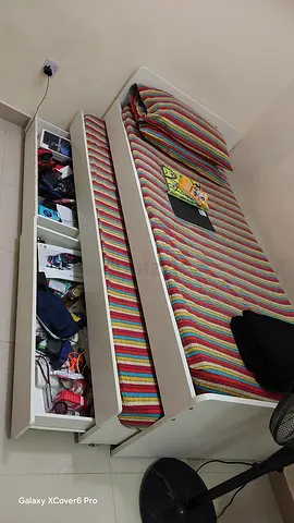 White trundle single bed with storage drawers - good condition