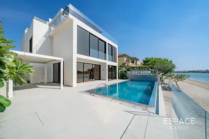 Luxury Beachfront Villa | Rooftop | Atlantis View