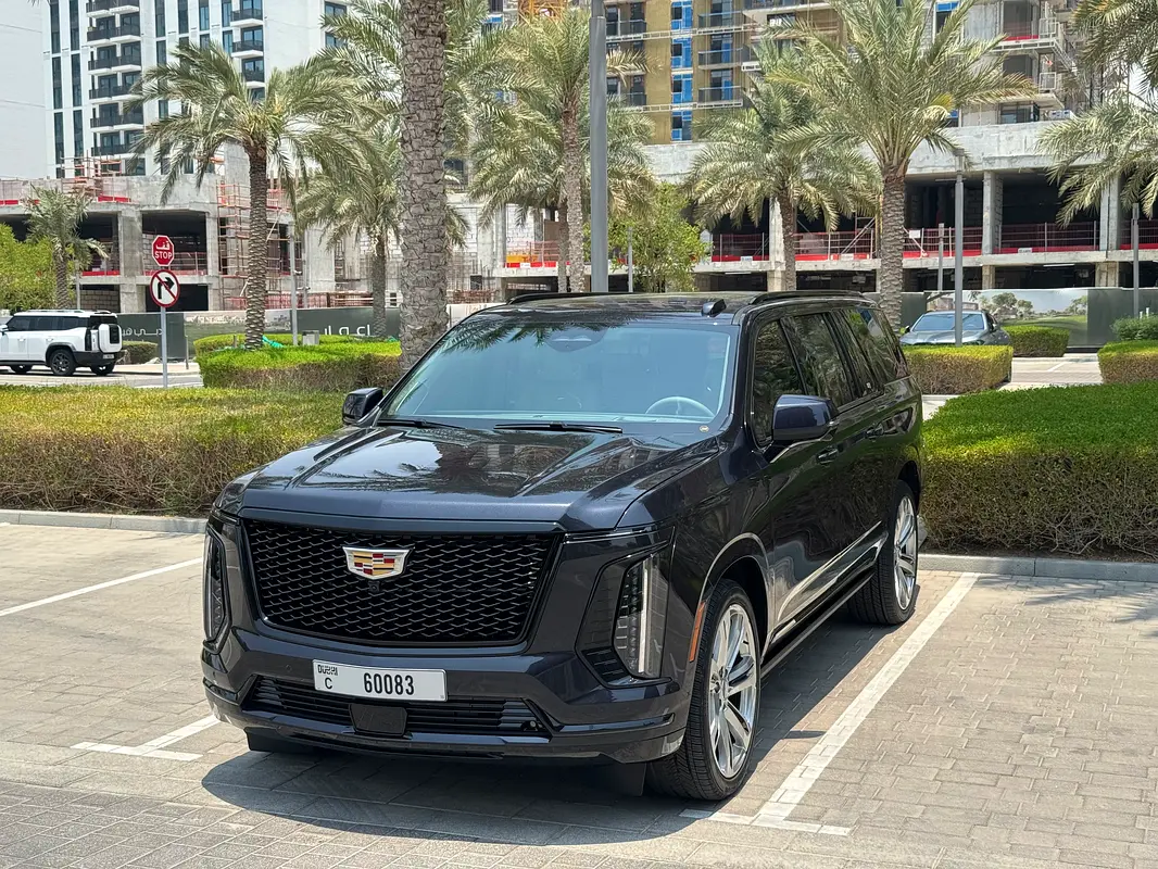 Cadillac Escalade 2025 — photo 1 of 19