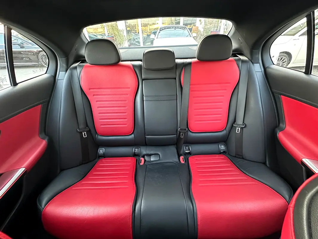 Mercedes-Benz C-Class 2024