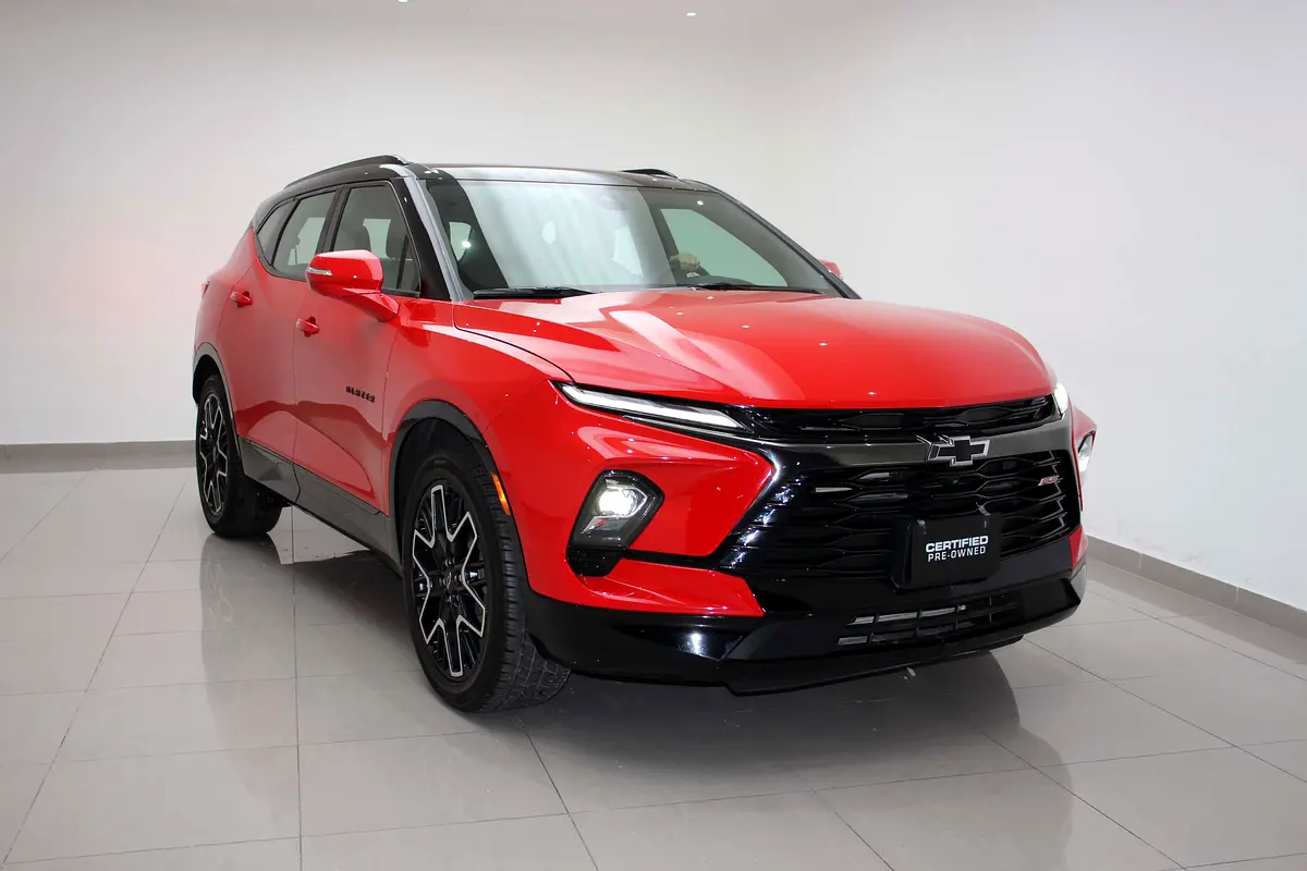Chevrolet Blazer 2024 — photo 1 of 10