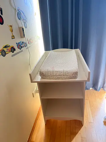 Baby changing table