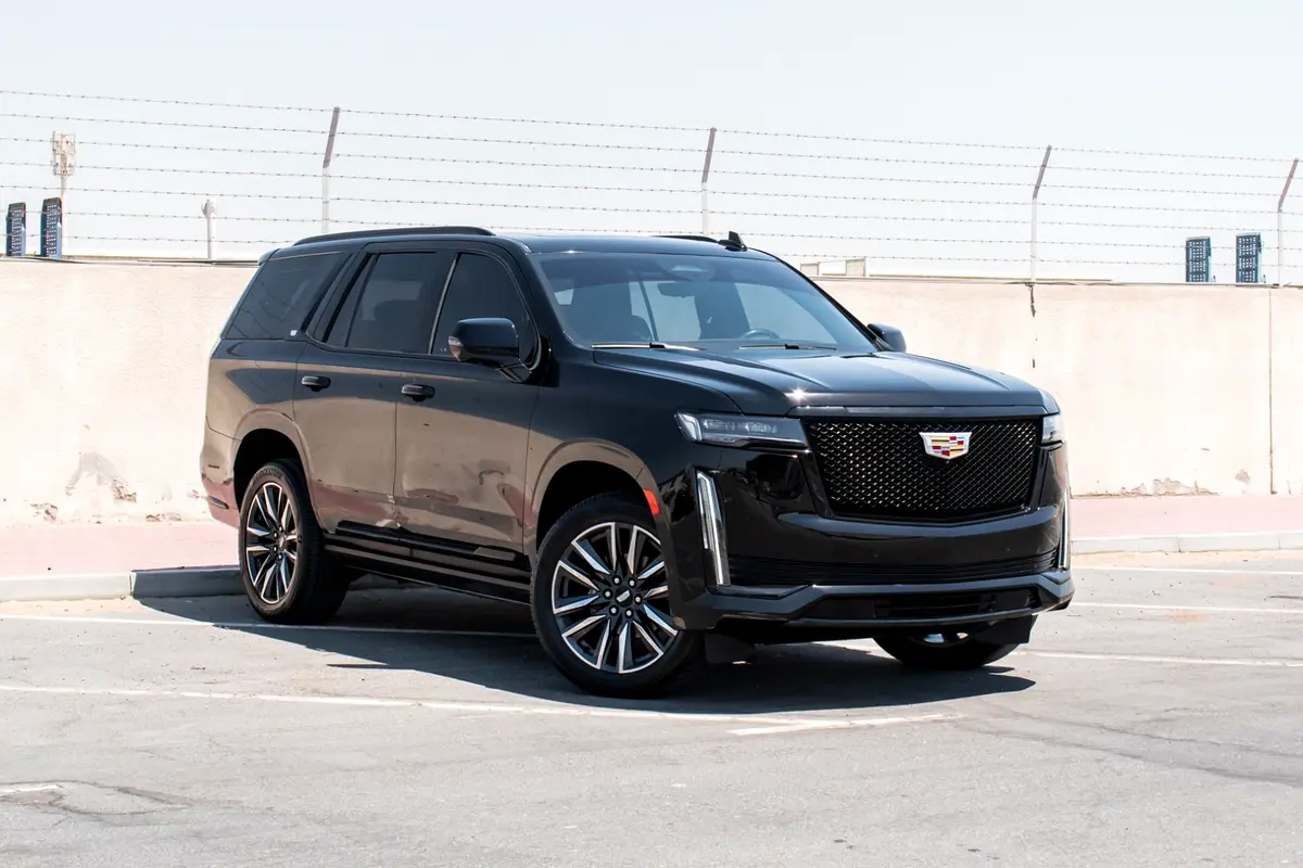 Cadillac Escalade 2023 — photo 1 of 14