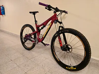 Santa Cruz 5010C full suspension mountain bike - size medium, good condition