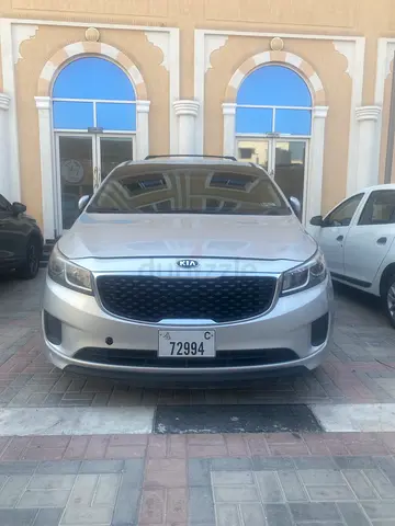 2017 Kia Sedona LX - Family Car - Works/Drives well. Gear will need some repairs