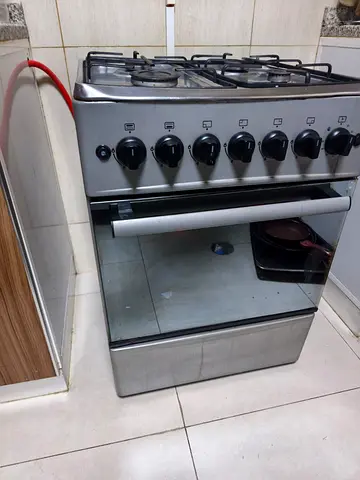 Used 4 Burner Gas Stove with Oven