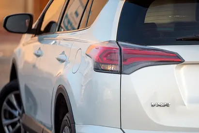 2016 Toyota RAV 4 — фото 10