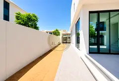 4BR | Corner Unit - Single Row | Ready to Move In — 2