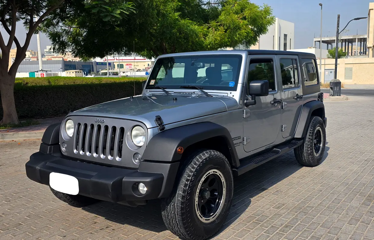 Jeep Wrangler 2014 — photo 1 of 17