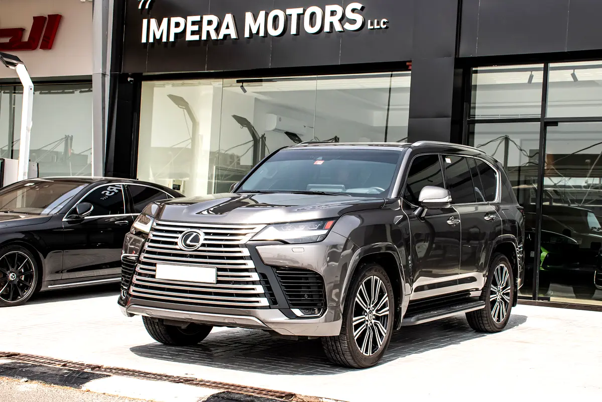Lexus LX-Series 2023 — photo 1 of 19