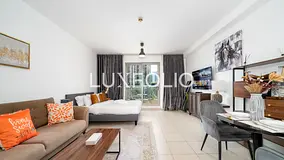 SUMMER OFFER SPACIOUS STUDIO DOWNTOWN AVAILABLE NOW.