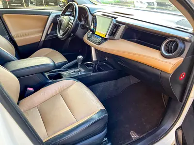 2016 Toyota RAV 4 — фото 15